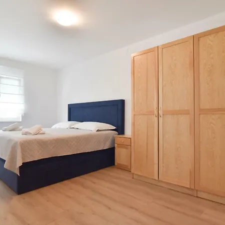 Villa Village Idylle With Heated Pool, Sauna, Jacuzzy And Private Parking Sukošan