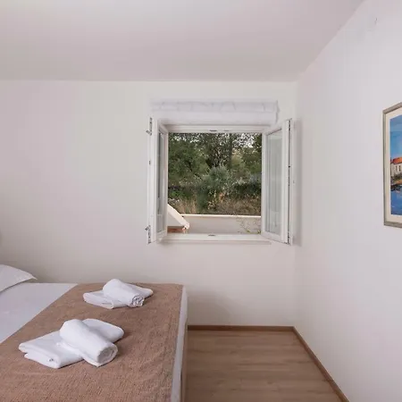 Villa Village Idylle With Heated Pool, Sauna, Jacuzzy And Private Parking Sukosan
