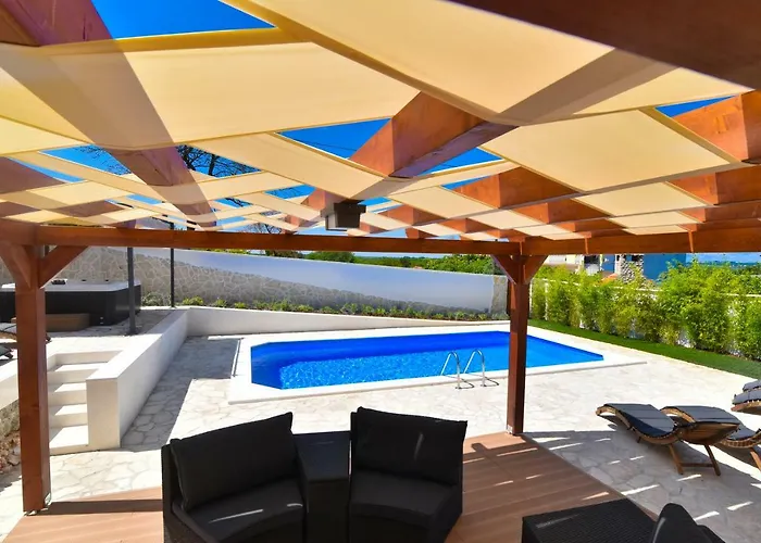 Villa Village Idylle With Heated Pool, Sauna, Jacuzzy And Private Parking Sukošan