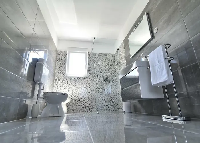 Villa Village Idylle With Heated Pool, Sauna, Jacuzzy And Private Parking
