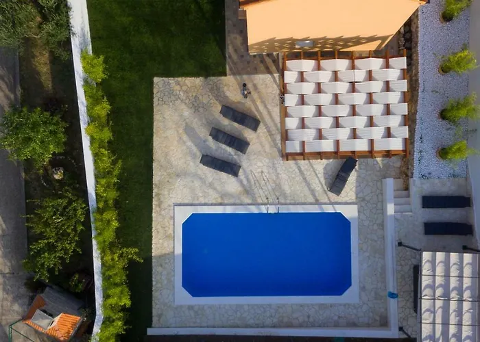 Village Idylle With Heated Pool, Sauna, Jacuzzy And Private Parking * Sukošan
