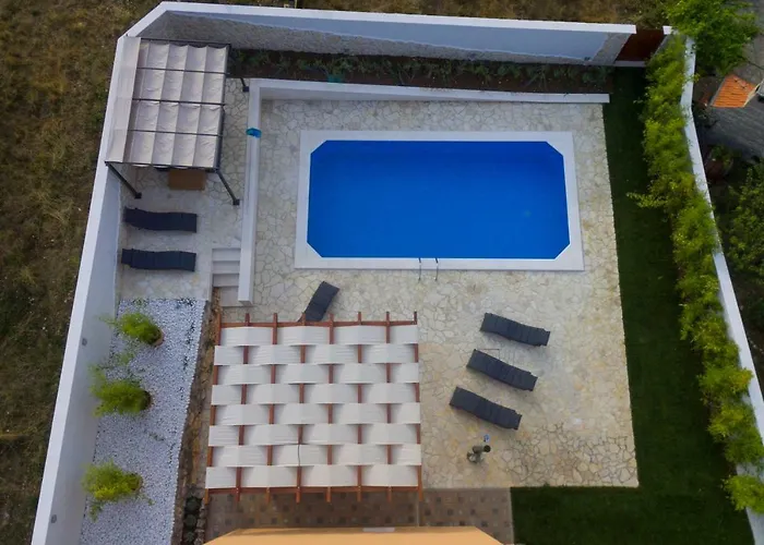 Village Idylle With Heated Pool, Sauna, Jacuzzy And Private Parking וילה *
