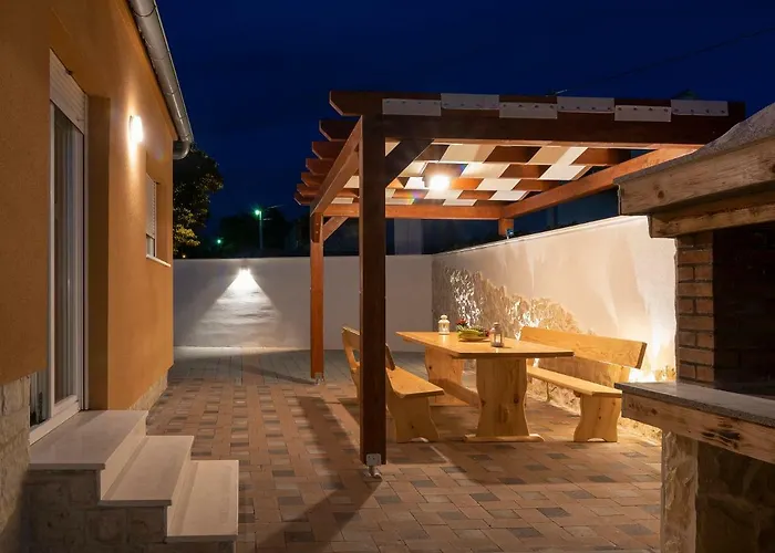 Village Idylle With Heated Pool, Sauna, Jacuzzy And Private Parking וילה