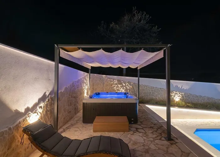 וילה Village Idylle With Heated Pool, Sauna, Jacuzzy And Private Parking Sukošan
