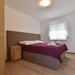 Vila Village Idylle With Pool, Sauna, Jacuzzy And Private Parking *