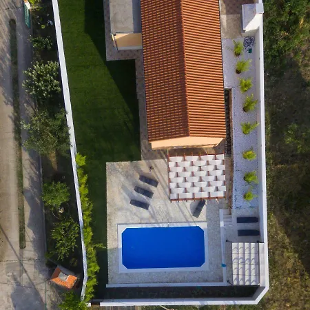 Villa Village Idylle With Heated Pool, Sauna, Jacuzzy And Private Parking Sukosan