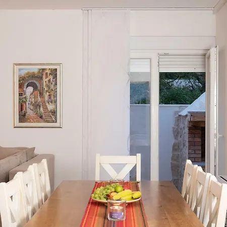Village Idylle With Pool, Sauna, Jacuzzy&private Parking