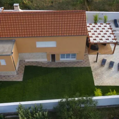 Village Idylle With Pool, Sauna, Jacuzzy&private Parking