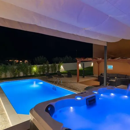 Village Idylle With Pool, Sauna, Jacuzzy&private Parking Villa Sukošan