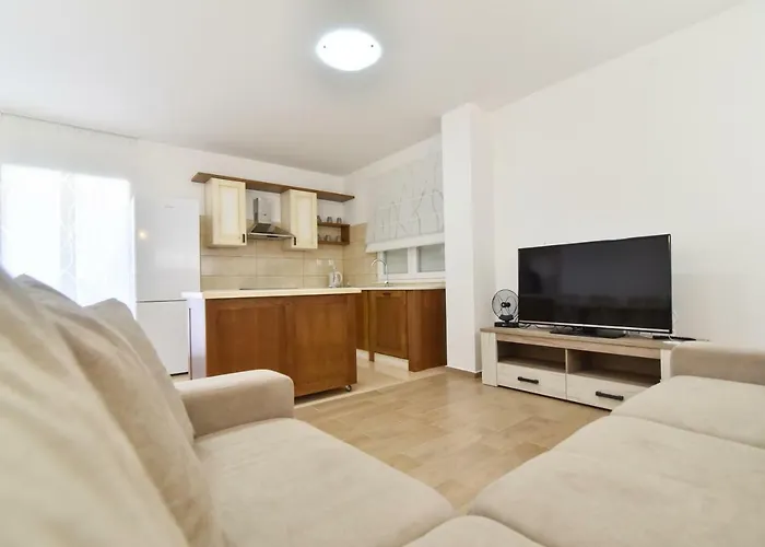 Village Idylle With Heated Pool, Sauna, Jacuzzy And Private Parking 别墅 Sukošan