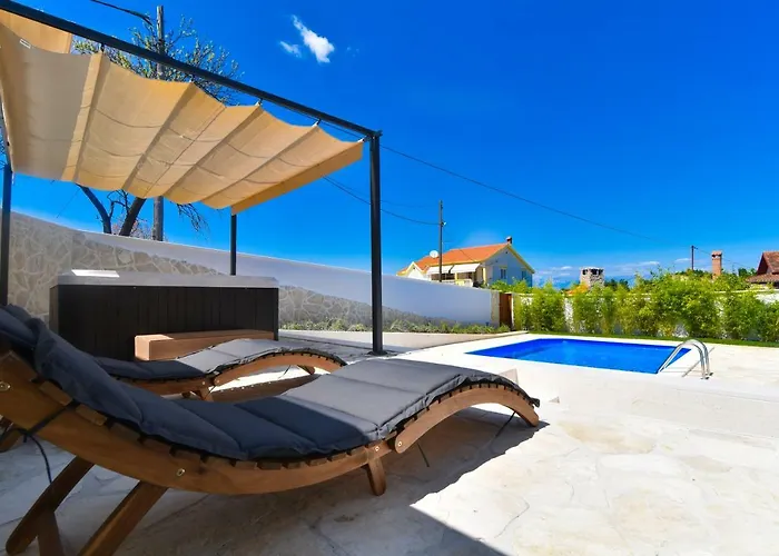 Vila Village Idylle With Heated Pool, Sauna, Jacuzzy And Private Parking Sukošan
