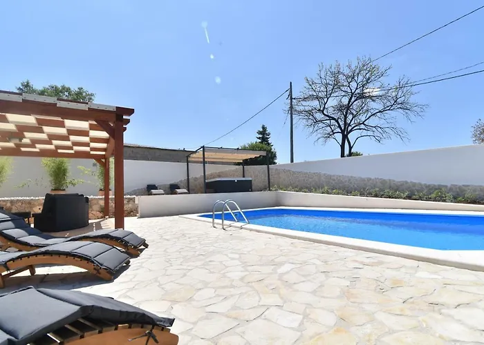 Vila Village Idylle With Heated Pool, Sauna, Jacuzzy And Private Parking Sukošan