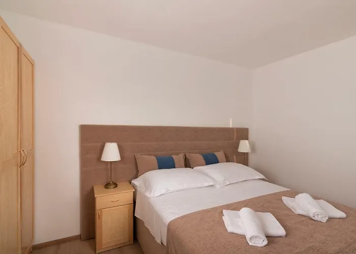 Village Idylle With Heated Pool, Sauna, Jacuzzy And Private Parking