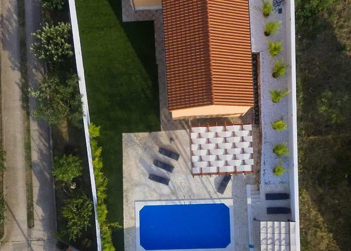 Villa Village Idylle With Heated Pool, Sauna, Jacuzzy And Private Parking Sukošan